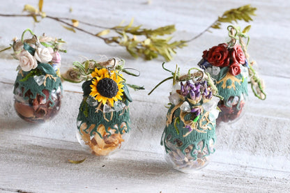 Sculpted Flower Clay With Floral Petals Quartz Glass Globe Ornaments