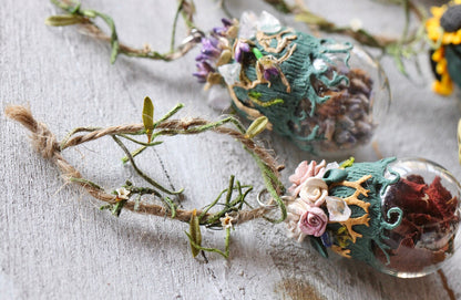 Sculpted Flower Clay With Floral Petals Quartz Glass Globe Ornaments