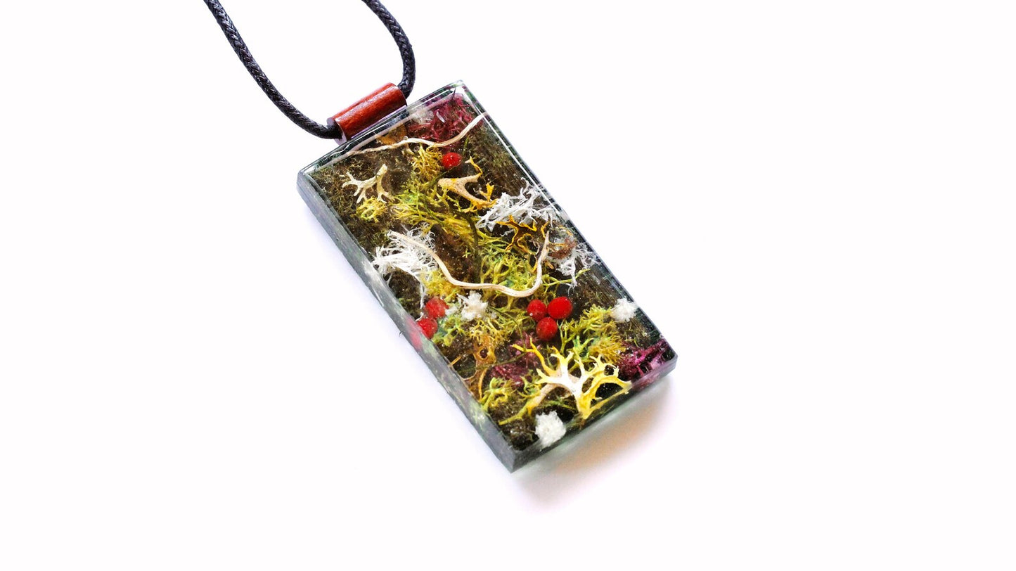 Woodland Moss Berry Vine Resin Art Necklace