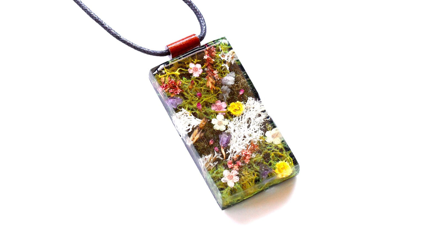 Assorted Blossom Flower Moss Terrarium Resin Art Necklace